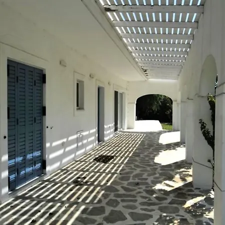 Omega In Kokkali, Leros